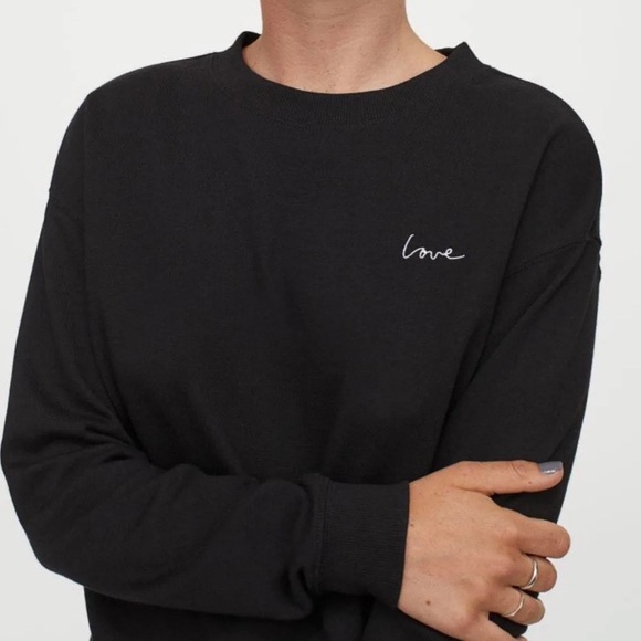 Divided Tops - Black pullover sweatshirt. Small